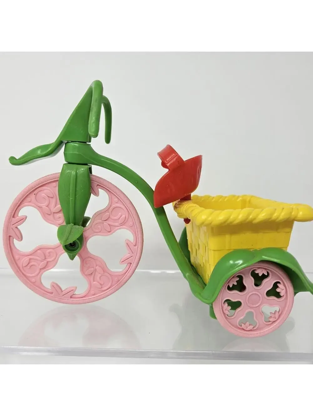 2 Vntg Kenner Strawberry Shortcake Berry Cycle Tricycles 1 With Seat, 1 Without